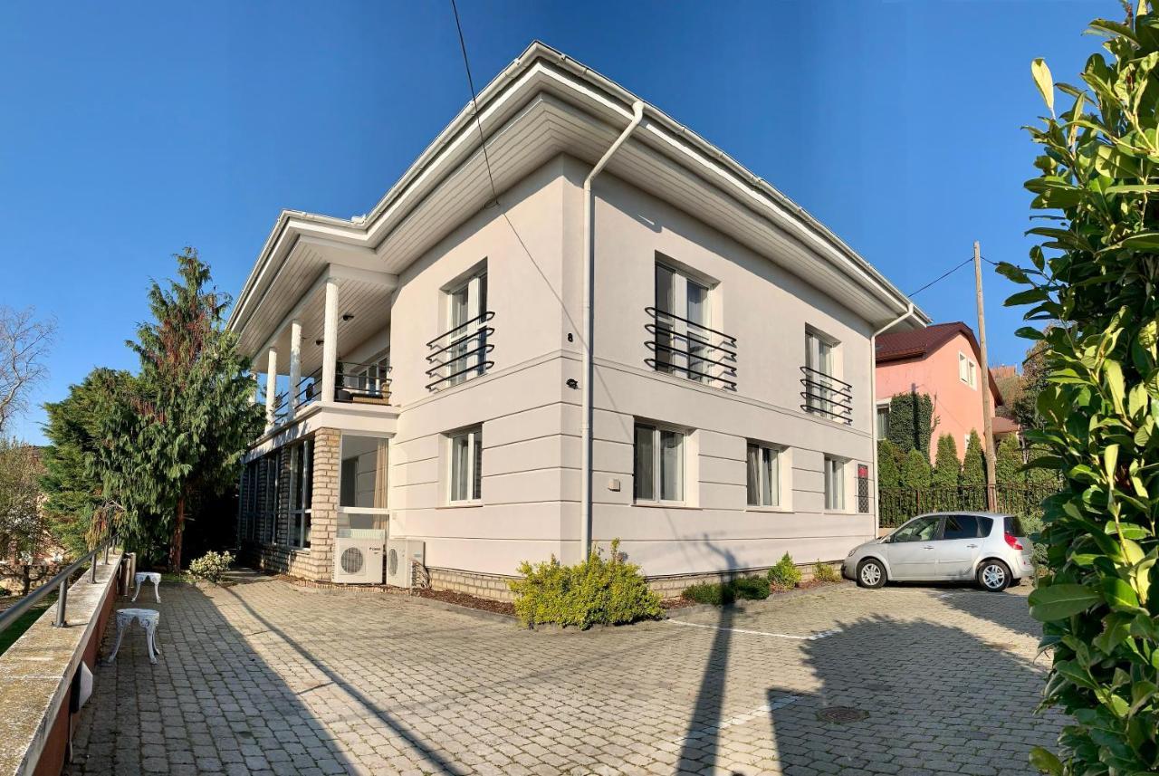 Koi Apartman Balatonalmadi Luaran gambar